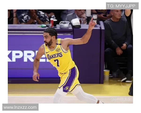 湖人对阵独行侠精彩回顾12月1日比赛亮点与精彩瞬间分析